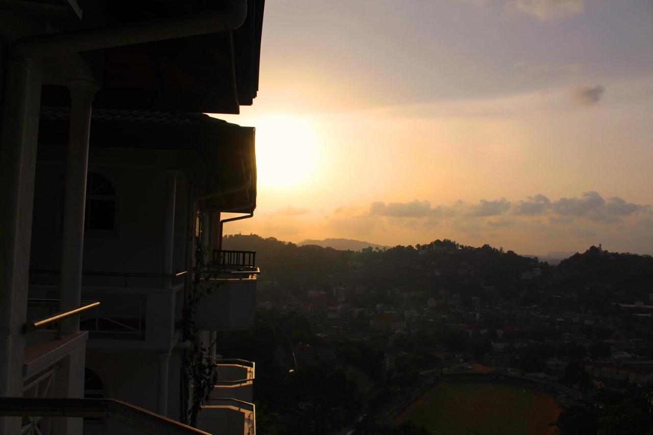 The Peak Pavilion Kandy Exterior foto